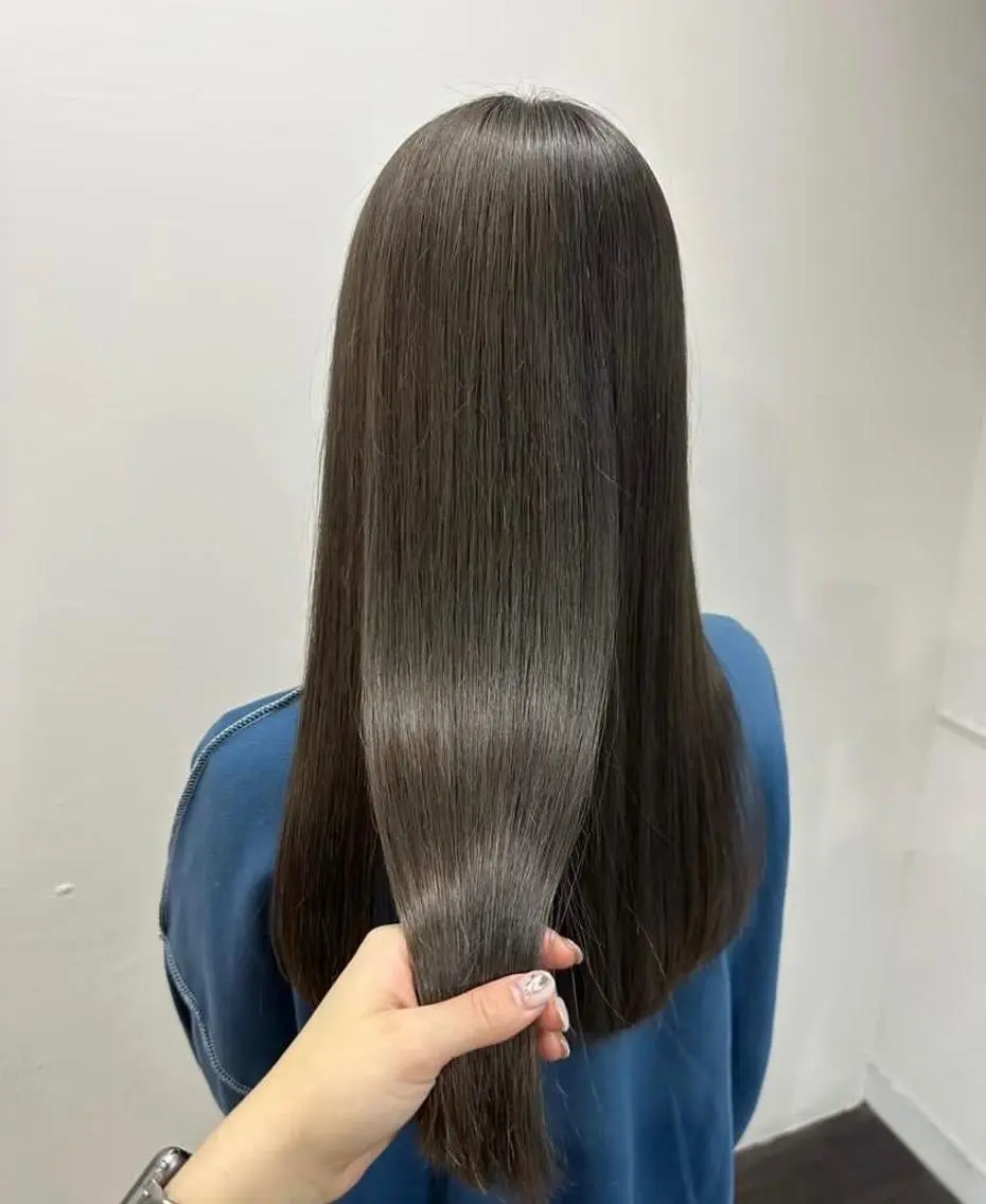 ロング カラー グレージュ ハイトーンカラー オリーブグレージュ オリーブグレー 🖤KAHO🖤 /透明感/艶髪/暖色のヘアスタイル