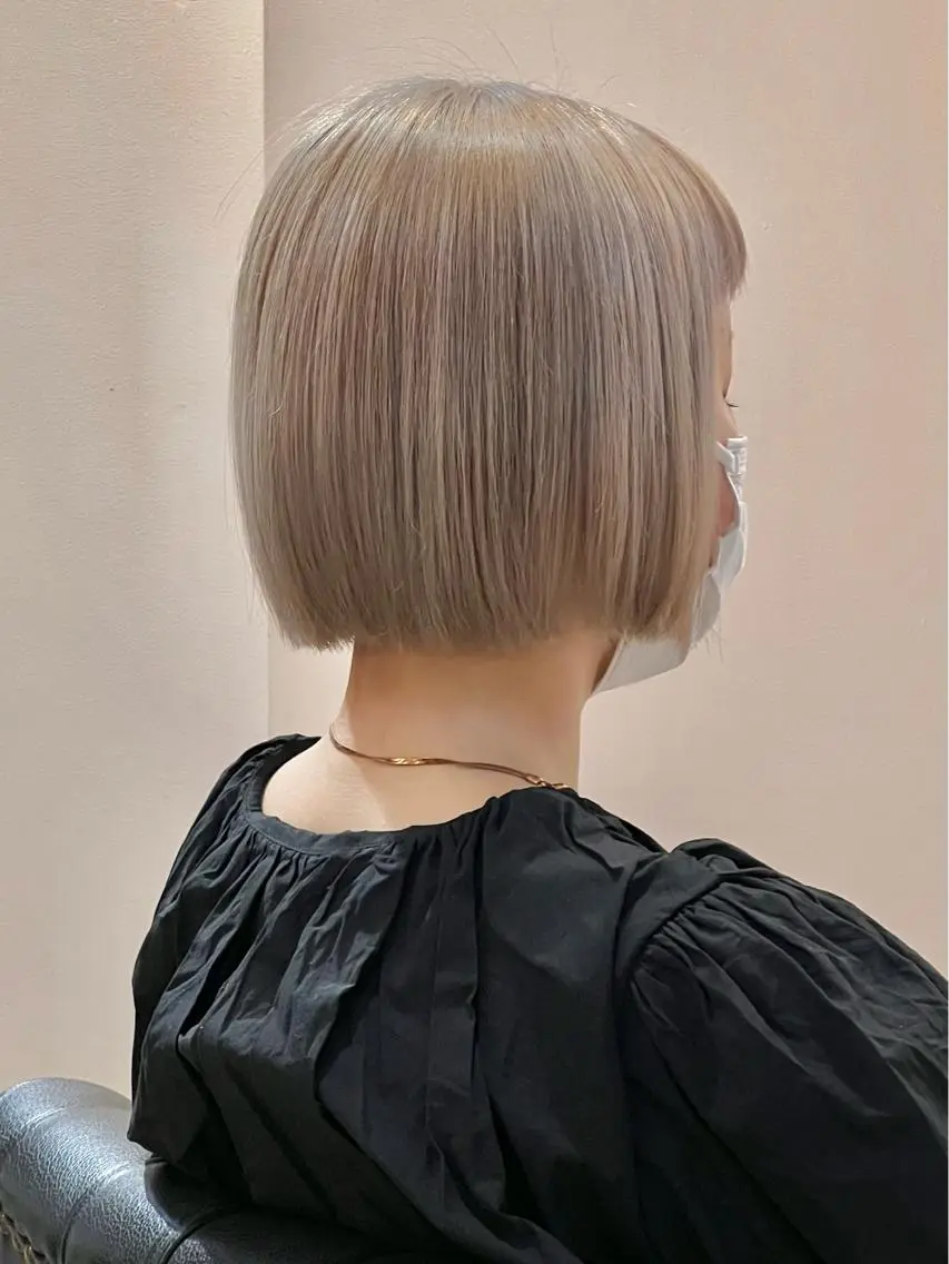 ショート カラー ブリーチ ヘアカラー トリートメント Lita KANAのヘアスタイル