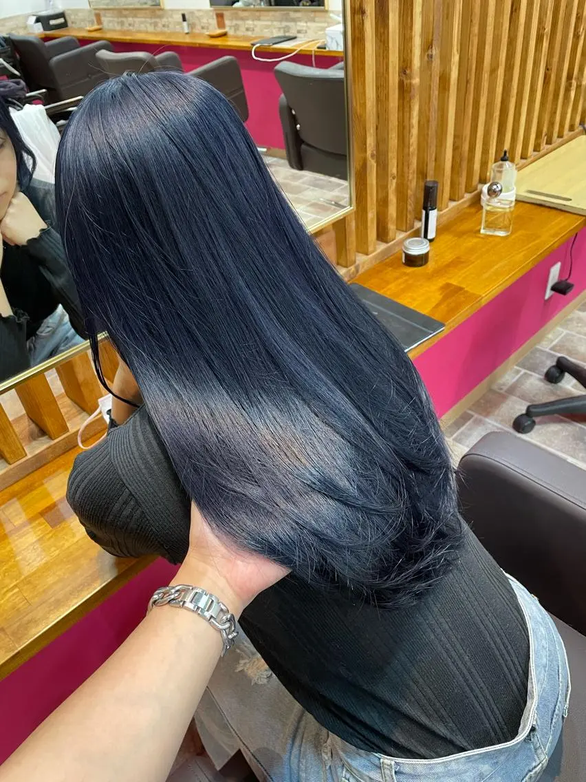 ロング カラー ヘアカラー YUI/ ブリーチカラー🌷のヘアスタイル