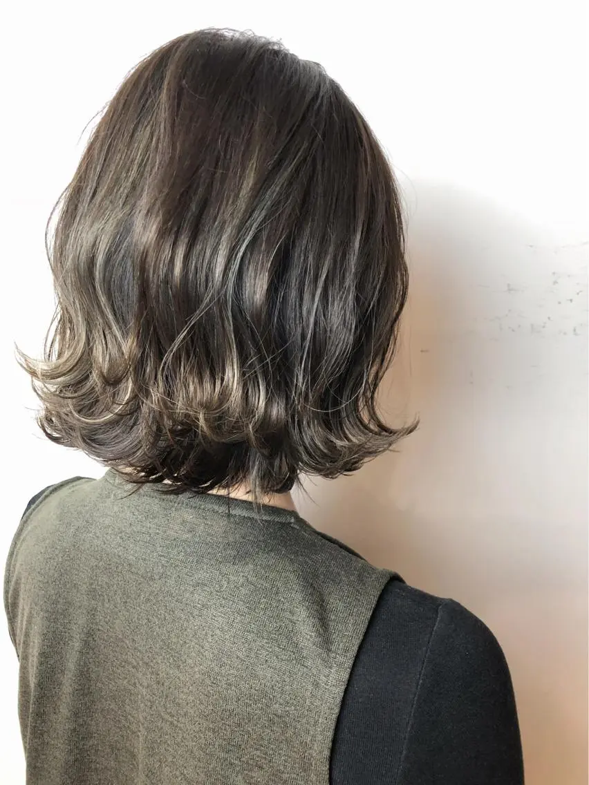 ショート カラー ハイライトカラー ボブ ハイライト 【白髪ぼかし】 矢内　夏輝のヘアスタイル