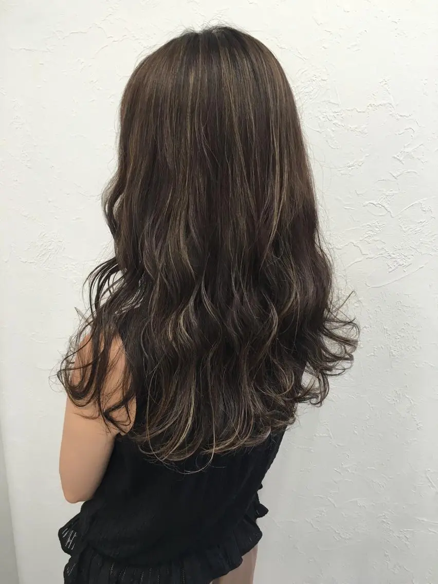 ロング カラー ハイライトカラー ハイライト ヘアカラー 🤍2nd🤍田所 美希のヘアスタイル