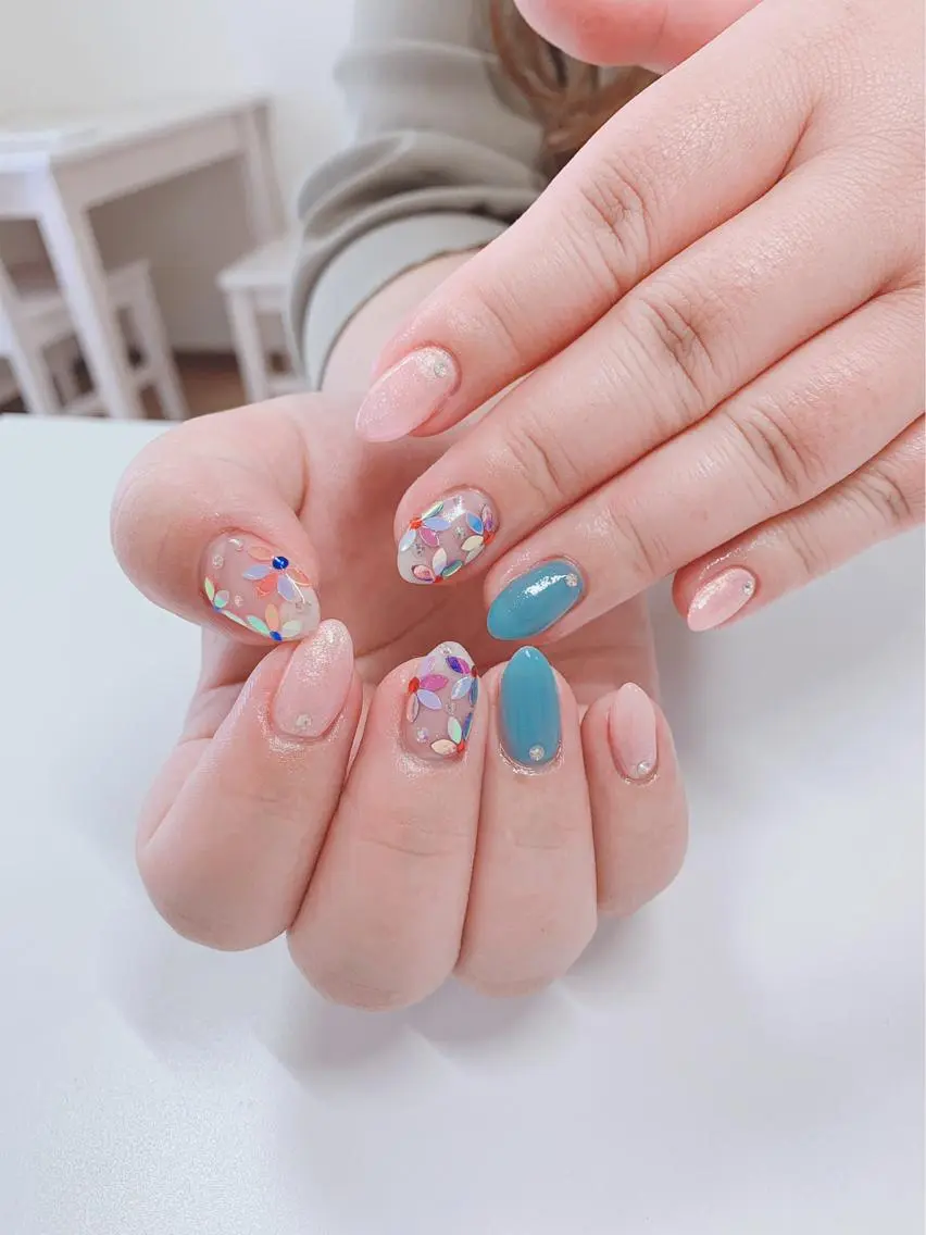 ネイル アートネイル 長さ出し フットネイル グリーン ニュアンスネイル Lily Roseスタッフ一同のマツエク・マツパデザイン