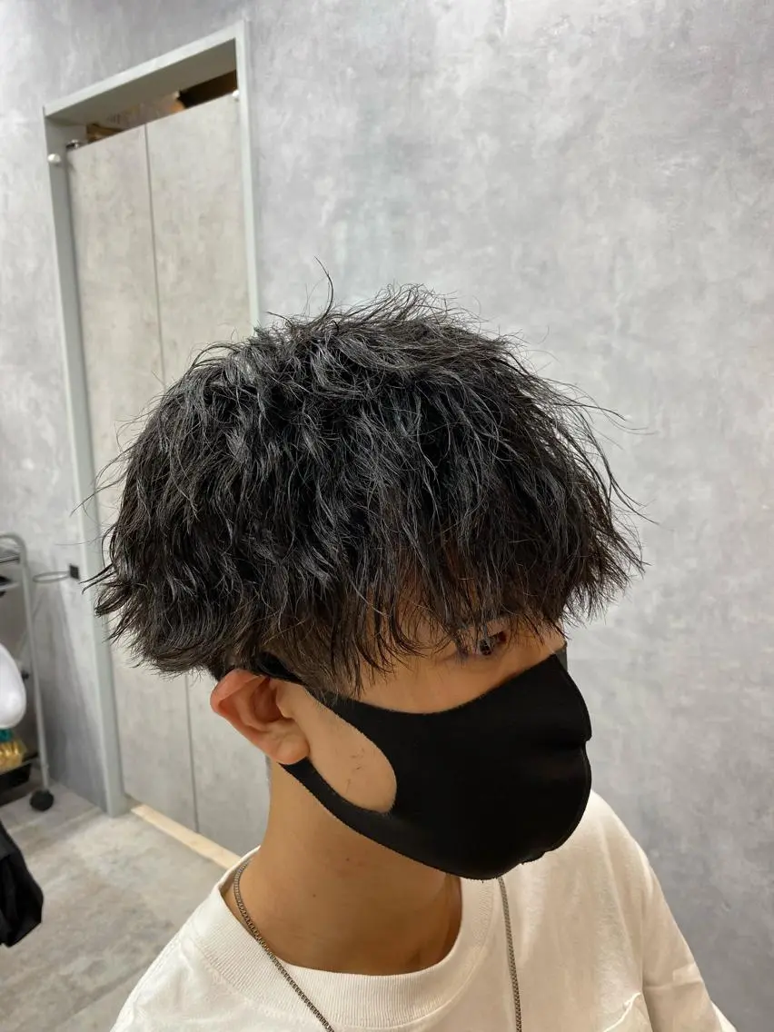 ミディアム パーマ メンズ ミディアムパーマ メンズパーマ メンズツイストパーマ ツイストパーマ 大阪メンズヘアのプロ 高橋 直希のヘアスタイル