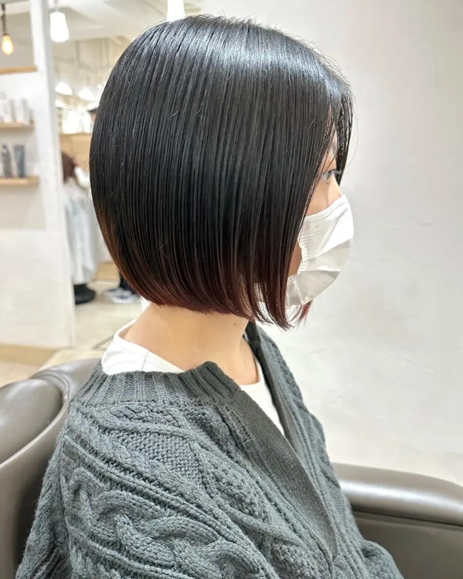 ショート カラー パーマ 切りっぱなしボブ 前下がりボブ ショートボブ 黒髪 イヤリングカラー 髪質改善 縮毛矯正/ レイヤー/銀座/本木のヘアスタイル