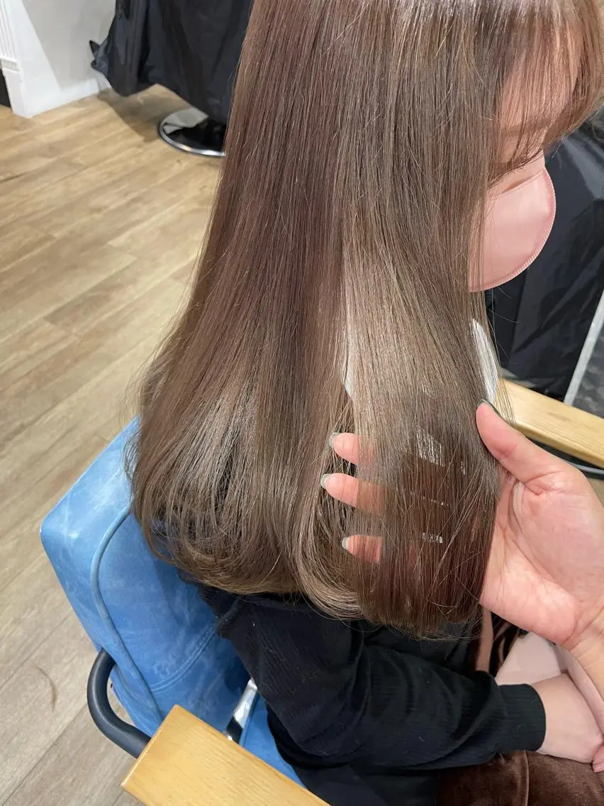 ロング カラー ベージュカラー ミルクティーベージュ カット ヘアカラー トリートメント レイヤー/顔周り /AKARIのヘアスタイル