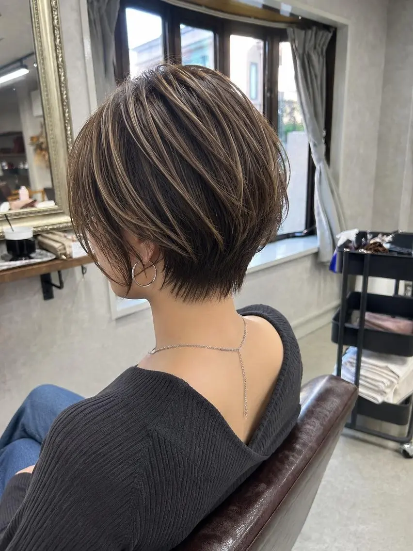 カラー デザインカラー Lienのヘアスタイル