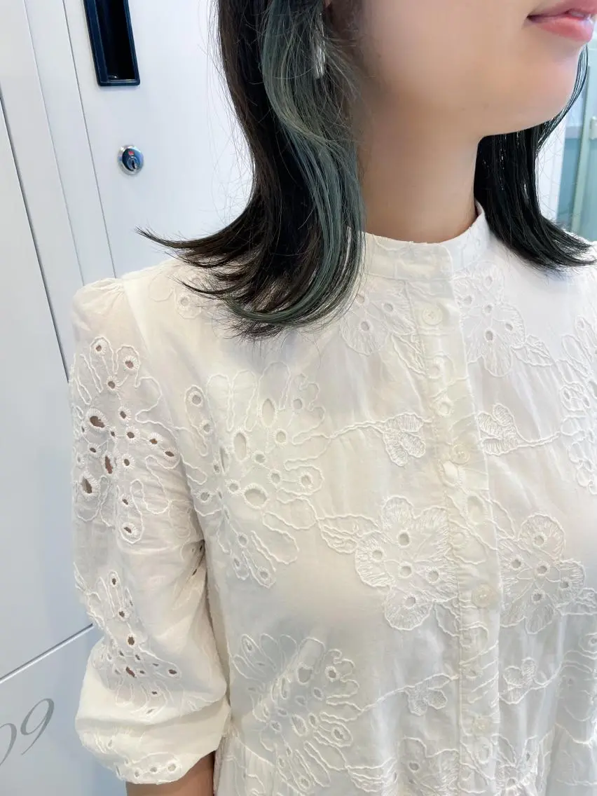 ミディアム 切りっぱなしボブ ボブ 顔まわりレイヤー レイヤーカット ワイドバング ヘアカラー トリートメント カラー得意【梅田】 瀧本友梨乃のヘアスタイル