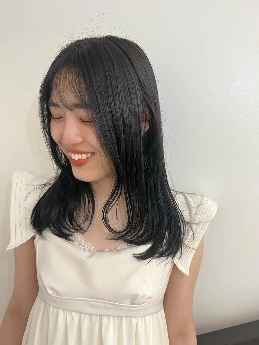 ミディアム カラー ブリーチ 酸性ストレート 顔周りカット/透明感 カラー✂️MEIのヘアスタイル