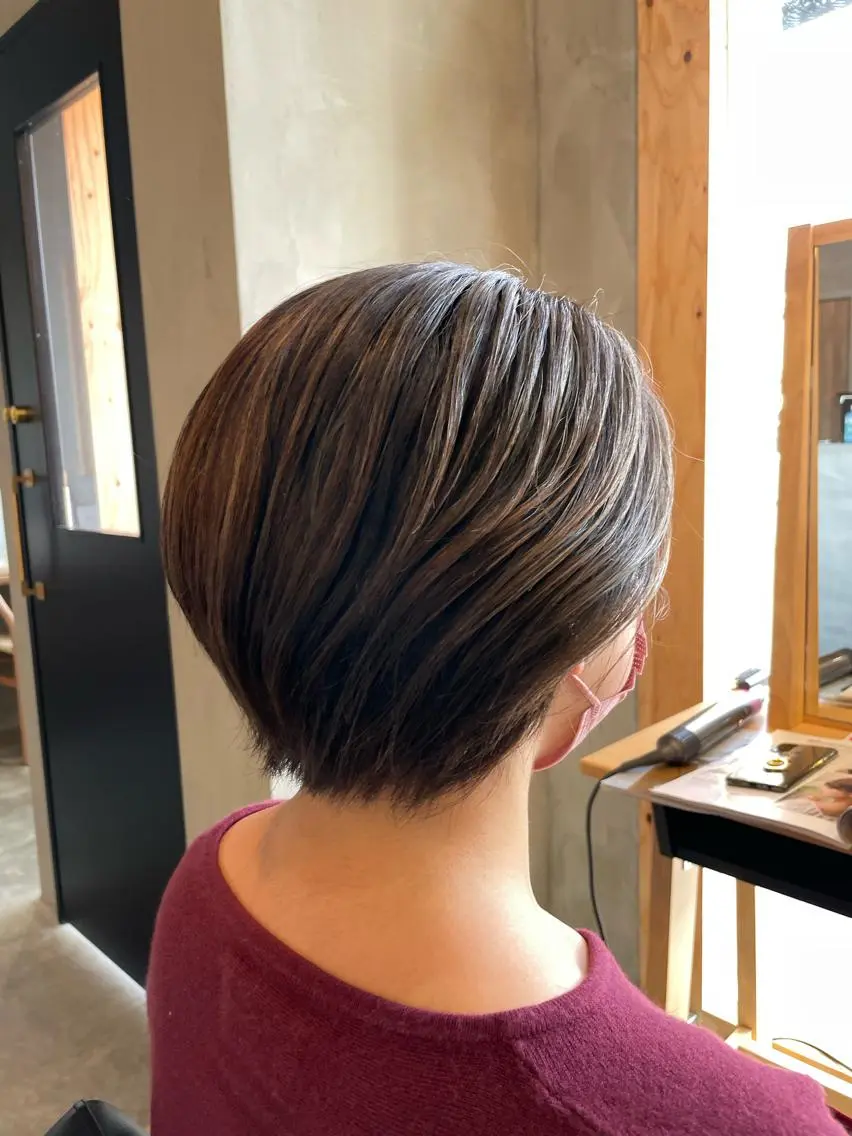 ショート カラー ハンサムショート グレージュ ハイライトカラー インナーカラー ハイライト シンヤヘアーズ 泉大津本店のヘアスタイル