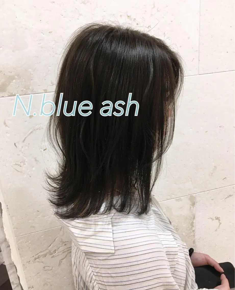 セミロング カラー アッシュ ブルーカラー ブルーアッシュ カット ヘアカラー トリートメント 斉藤 貴也のヘアスタイル