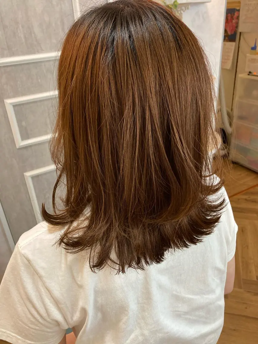 セミロング レイヤーカット 外ハネヘア GOSSIP信国 瑞絵のヘアスタイル