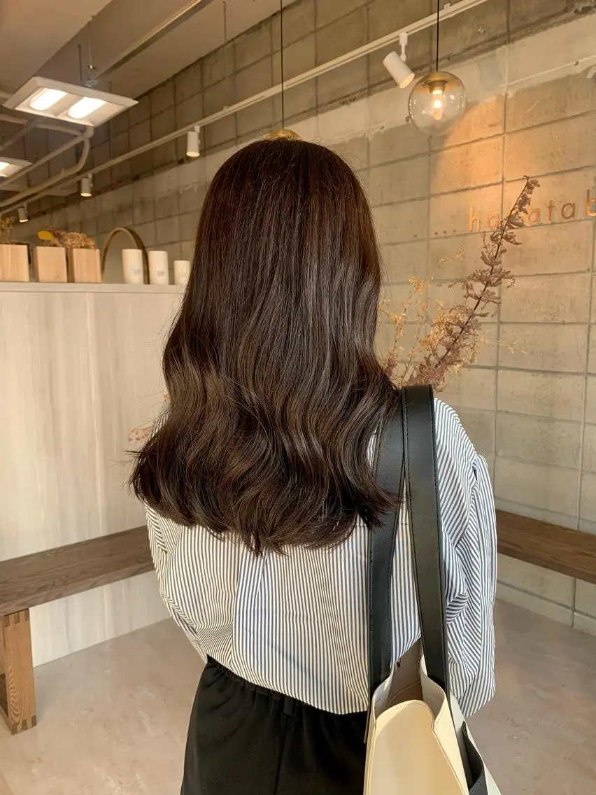 ロング カラー ヘアカラー トリートメント 眞名子 瑞紀のヘアスタイル