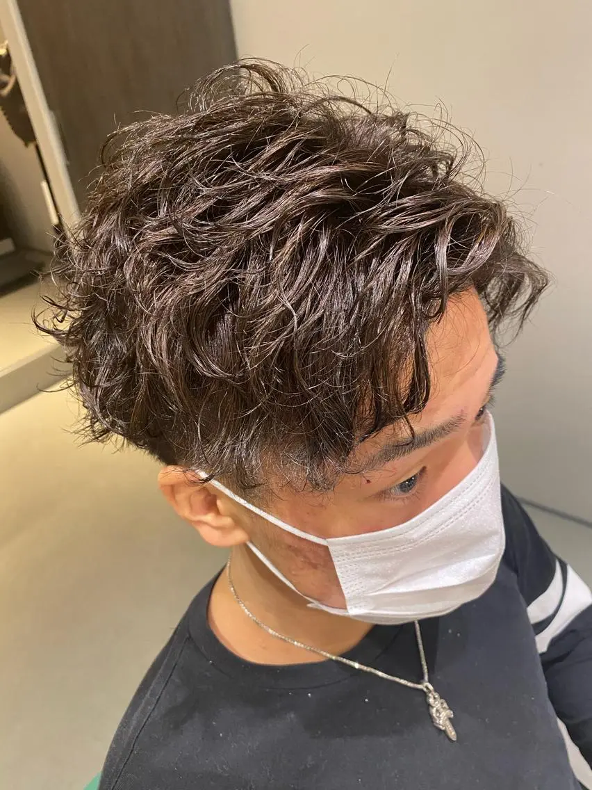 ショート パーマ メンズ メンズパーマ 刈り上げ カット パーマ 梅田茶屋町メンズ 専門美容師 山元一平のヘアスタイル