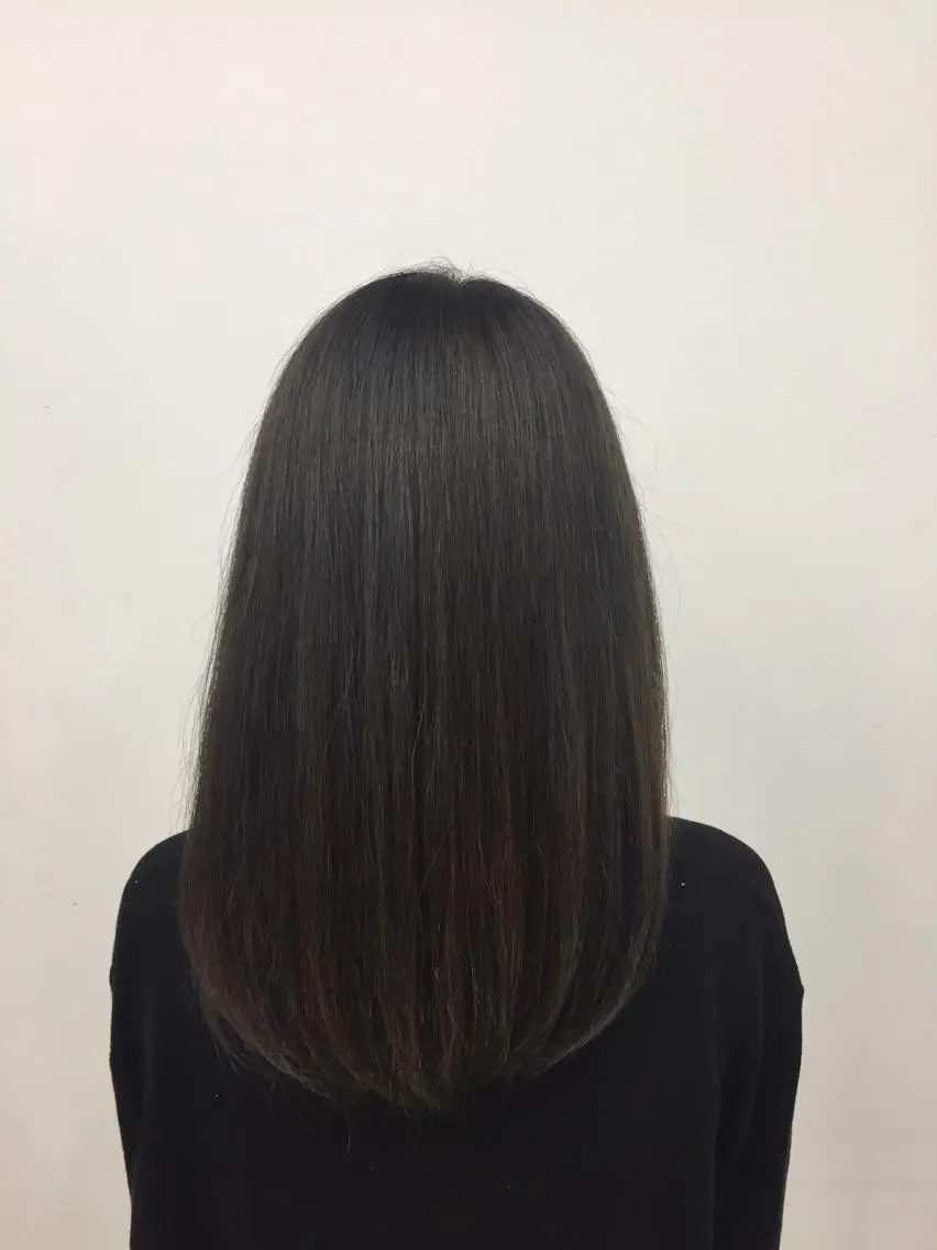 セミロング カラー アッシュ グラデーションカラー 岩崎 裕司のヘアスタイル