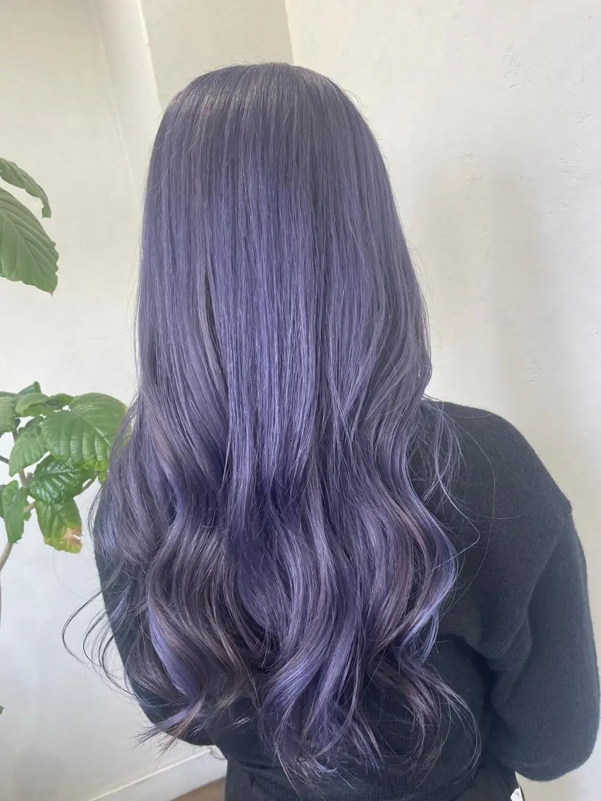 ロング カラー 塩崎 明菜のヘアスタイル
