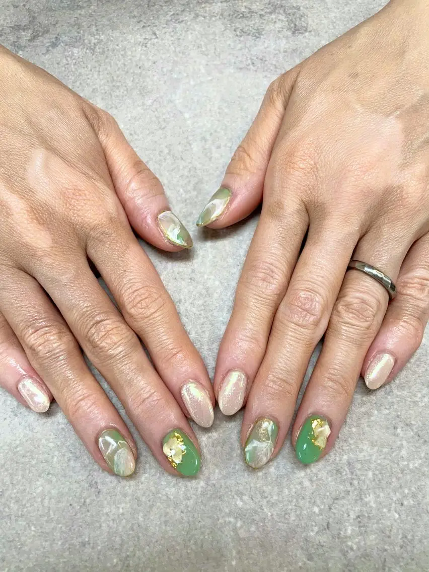 ネイル グリーン ミラーネイル ニュアンスネイル ハンドネイル ハンドケア FASTNAIL PLUS 新宿店のネイルデザイン