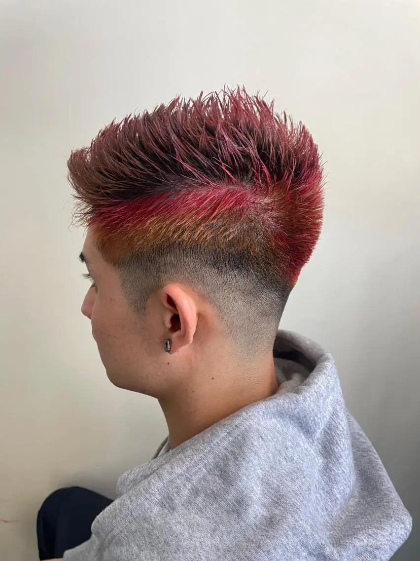ショート カラー メンズ シールエクステ メンズバレイヤージュ メンズブリーチ フェードカット メンズハイライト カット ヘアカラー WEST OLAND加藤圭介のヘアスタイル