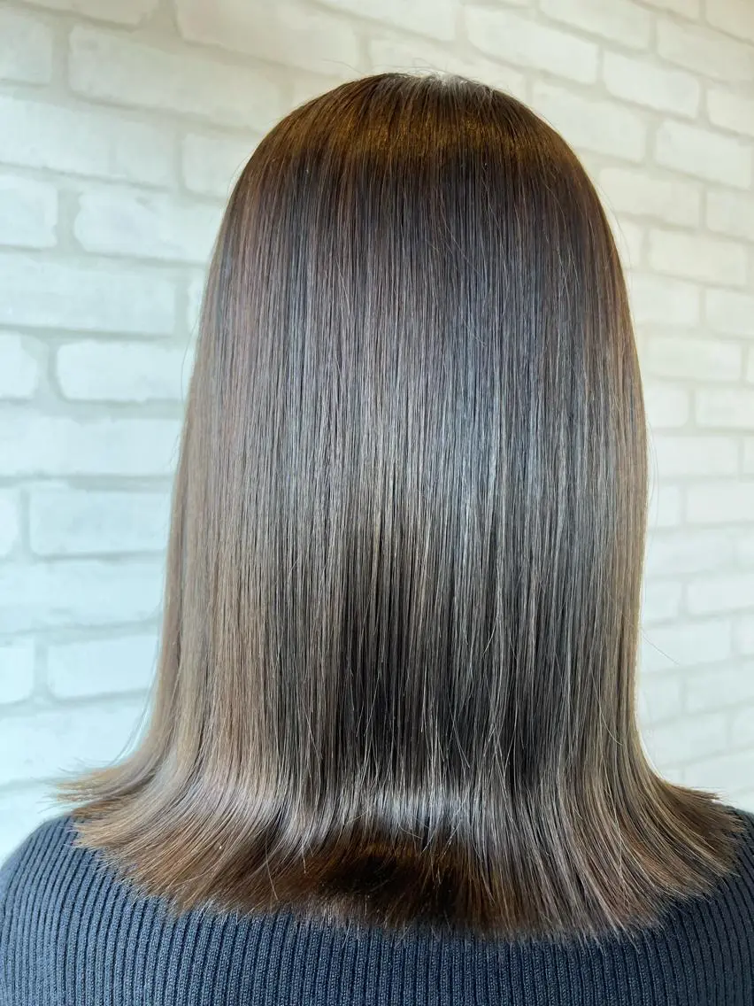 セミロング カラー ヘアカラー 石崎 真維のヘアスタイル