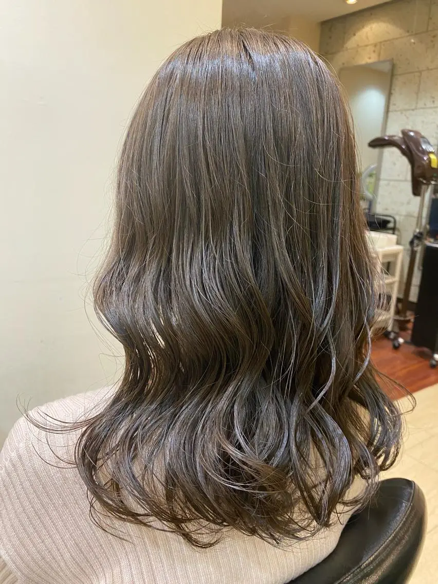 ミディアム カラー wa daのヘアスタイル