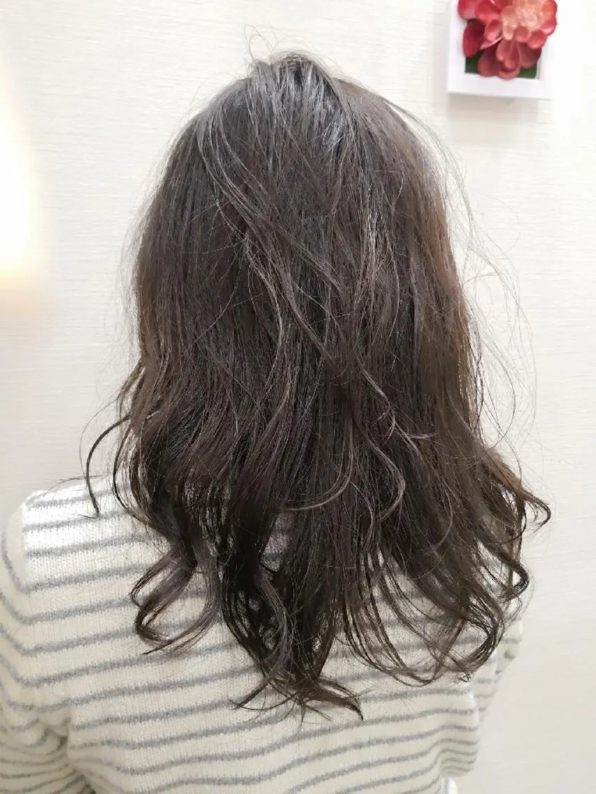 ミディアム パーマ ミディアムパーマ デジタルパーマ 🩶ハイライトカラー 🩶ASH西葛西鈴木のヘアスタイル