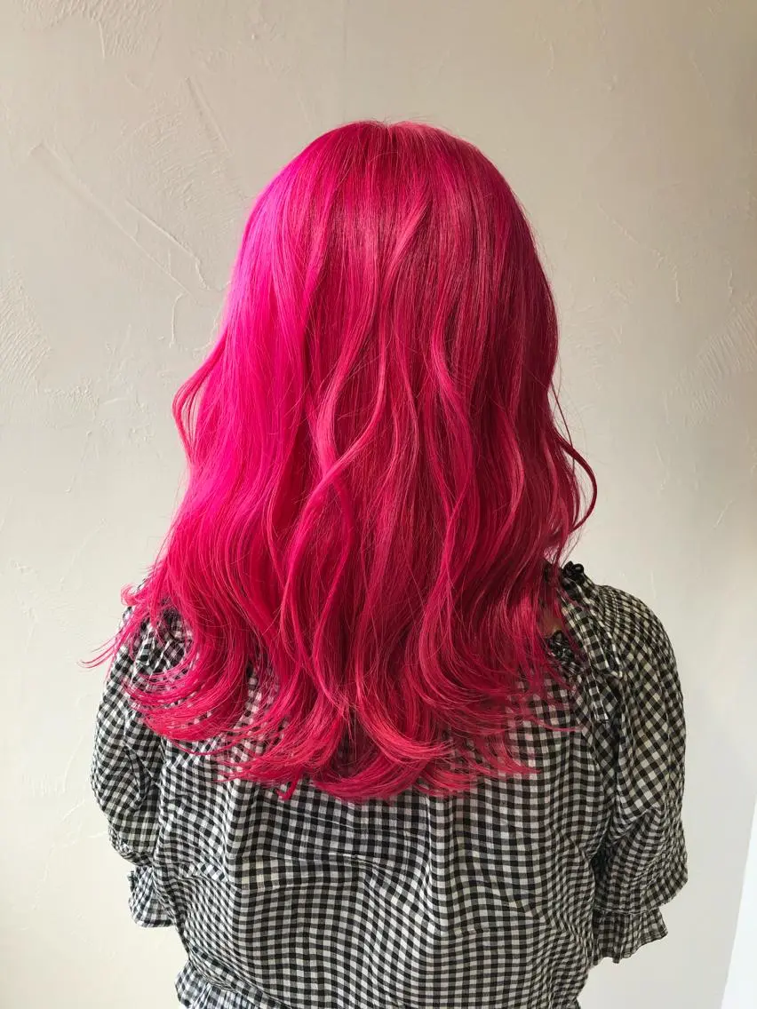セミロング カラー ピンクカラー ベイリコルド　アトリ 店長　宮城一真のヘアスタイル