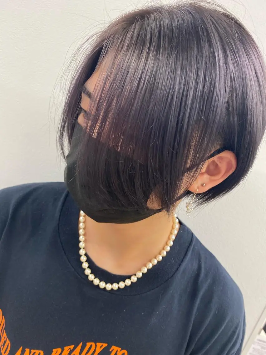 ショート パープルカラー 長妻莉央/縮毛矯正 髪質改善カラーのヘアスタイル