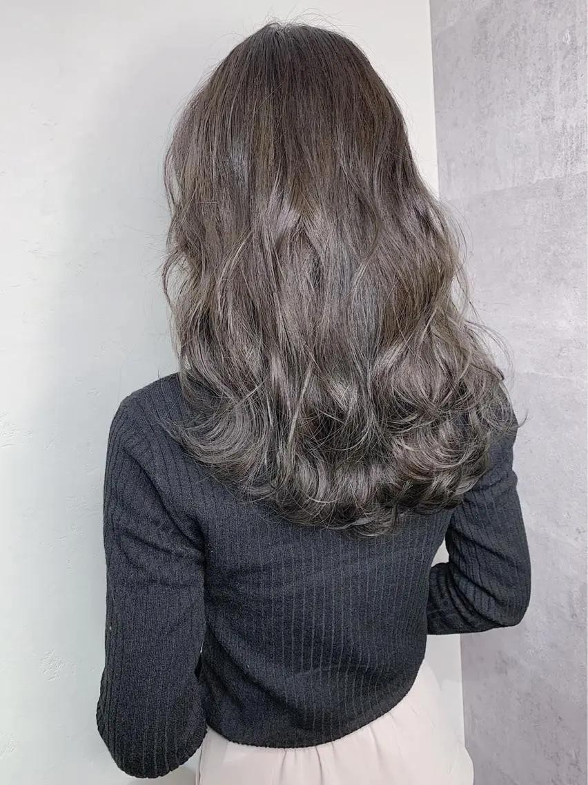 セミロング カラー パーマ グレージュ ヘアカラー トリートメント _ WHITE三宮店のヘアスタイル