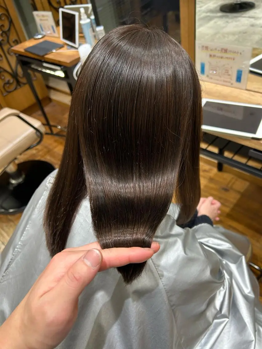 セミロング カラー パーマ バレイヤージュ ブリーチ ケアブリーチ ダブルカラー ハイライトカラー カット ヘアカラー 縮毛矯正 トリートメント 銀座✨レイヤーカット 顔まわり/坂本亜裟海のヘアスタイル