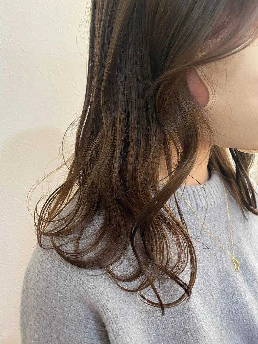セミロング カット ヘアカラー トリートメント 髪質改善／艶カラー 🫧harunaのヘアスタイル