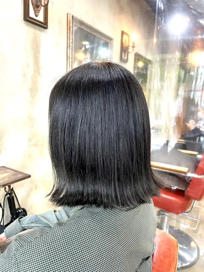 ミディアム ボブ 外ハネヘア 鈴木 雅人のヘアスタイル