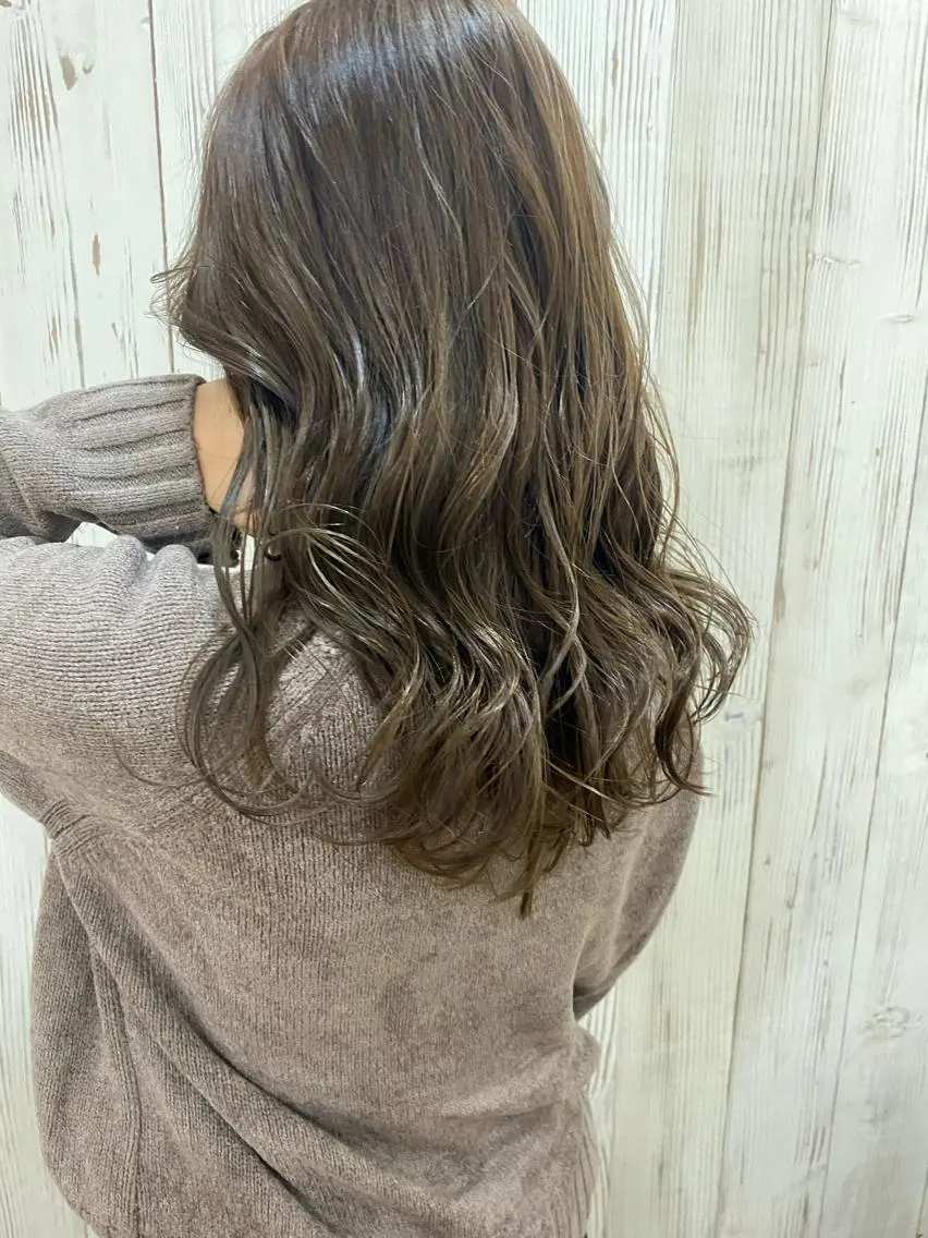 ロング カラー ヘアアレンジ インナーカラー くびれヘア 外国人風カラー 学生 レイヤーカット 夜23時まで予約🉑 reverieあきらのヘアスタイル