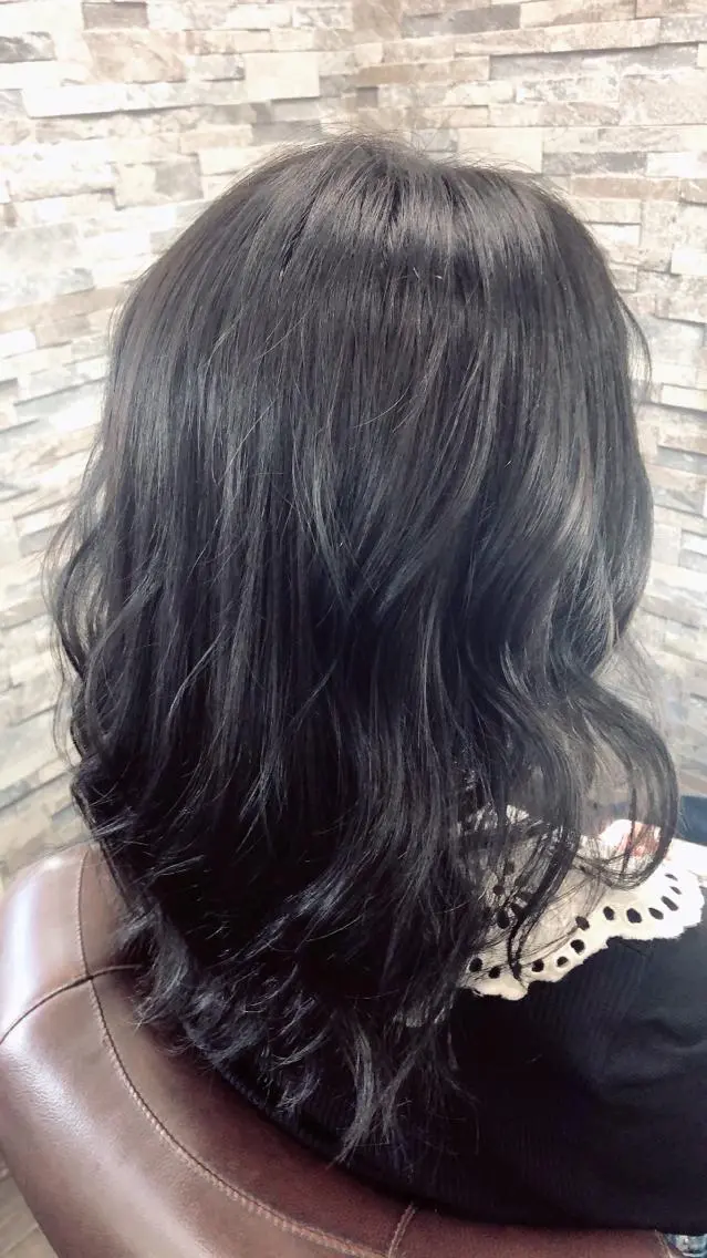 セミロング カラー ヘアアレンジ 黒髪 ハイライトカラー ハイライト 中司 優樹のヘアスタイル