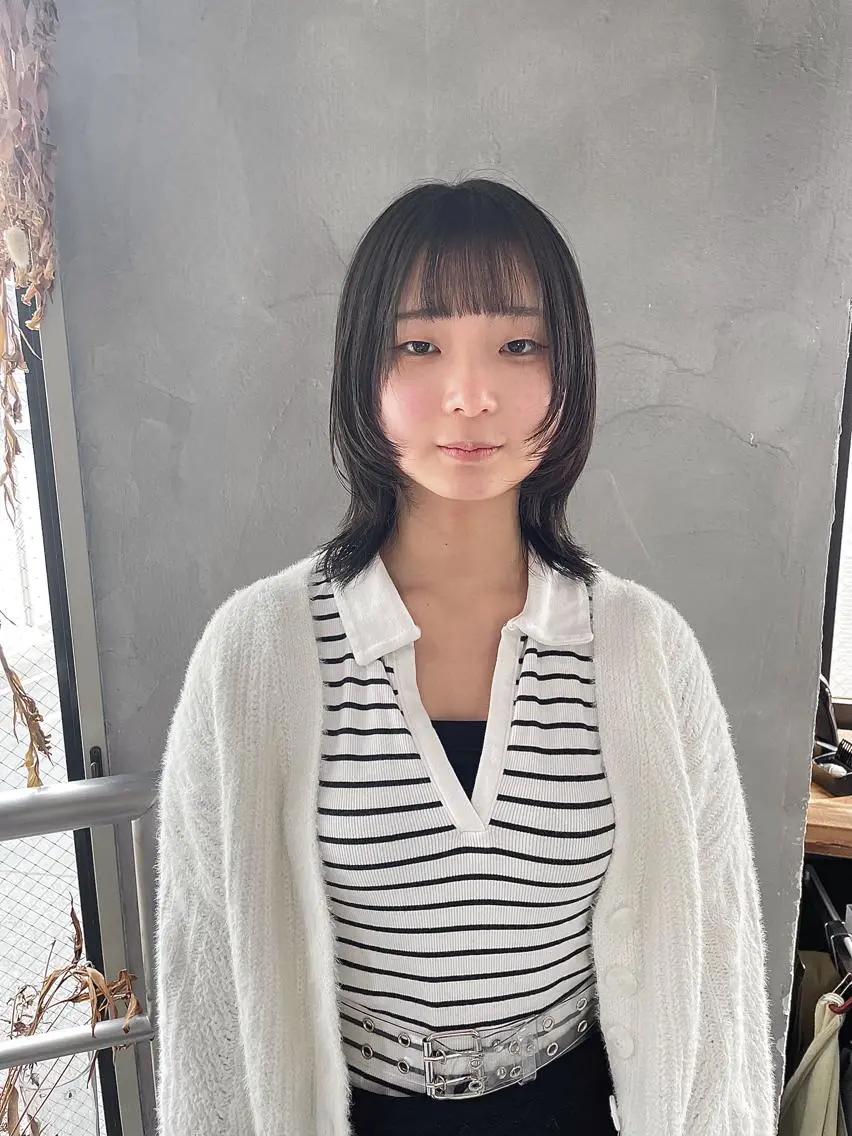 ミディアム 顔周りカット ウルフカット ウルフ レイヤー パーマ🪐MANAのヘアスタイル