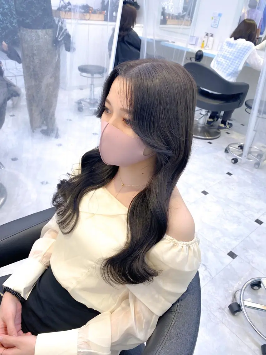 ミディアム カラー ヘアアレンジ グレージュ 韓国風ヘア おくれ毛 💖韓国ヘアの匠 💖TAKUMI💖のヘアスタイル