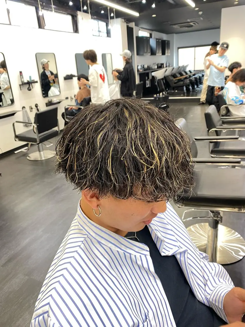 カラー パーマ メンズ メンズブリーチ メンズパーマ 波巻きパーマ ブリーチ 🦁メンズ神特化🦁 12月限定/隆太郎のヘアスタイル