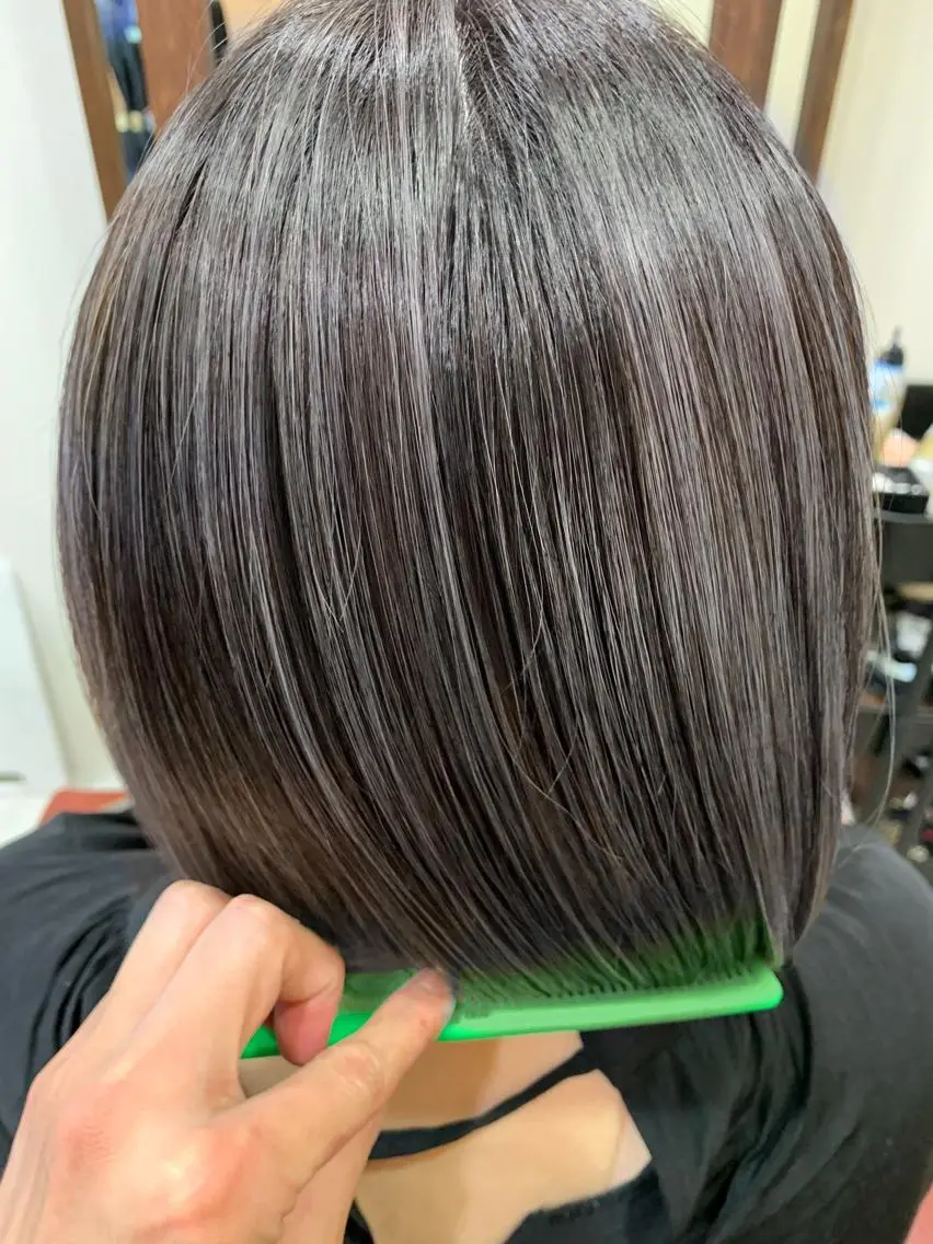 ショート アダチ コウスケのヘアスタイル