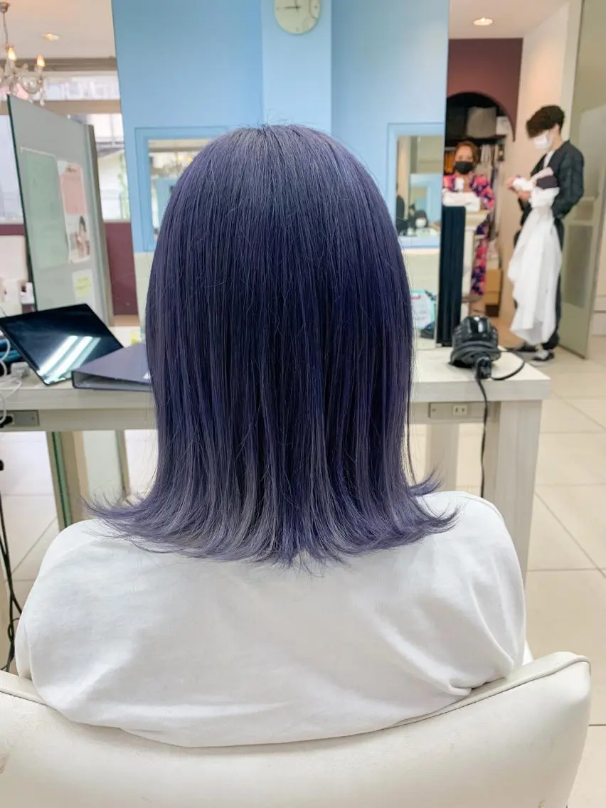 ミディアム カラー ブリーチ ブルーカラー グラデーションカラー ハイトーンカラー ネイビーカラー ヘアカラー トリートメント ✂︎レディース のメンズカット屋さんのヘアスタイル