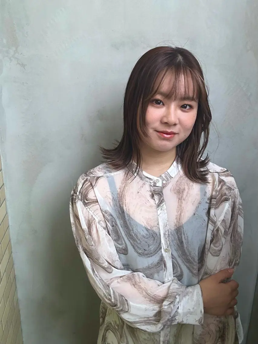 ミディアム カラー 透明感カラー インナーカラー Ludwig／ 小島千夏のヘアスタイル