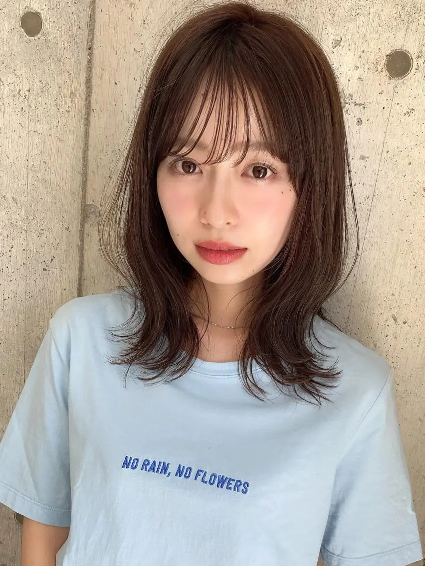 ミディアム カラー ヘアアレンジ グレージュ シースルーバング カット ヘアカラー トリートメント ツヤ髪になりたい方へ 🩷柴田知亜希のヘアスタイル