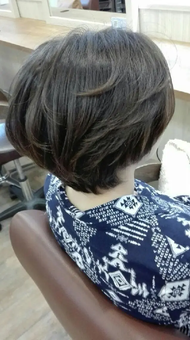 ショート カラー パーマ ヘアアレンジ メンズ キッズ ネイル マツエク・マツパ メンズブリーチ ブリーチ 透明感カラー デザインカラー グラデーションカラー MEGUMI megumiのヘアスタイル