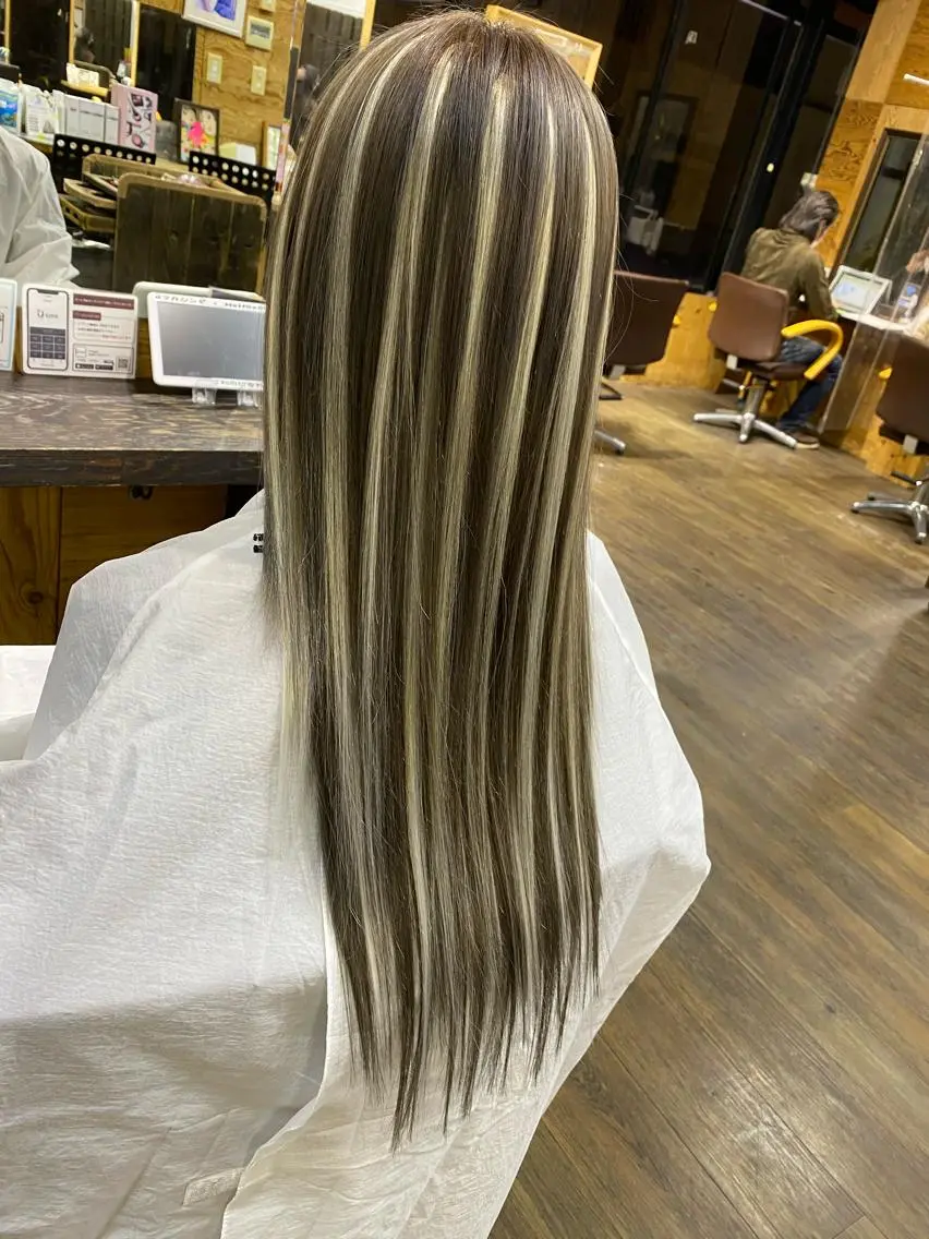 ロング カラー ハイライトカラー エクステ ハイライト IwAsh大和駅前店 河野亜里香のヘアスタイル