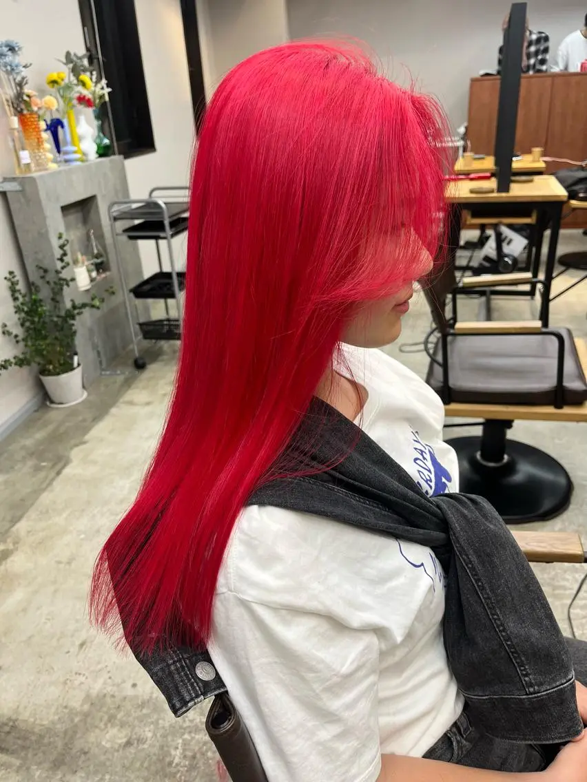 セミロング カラー ブリーチ レッドカラー ヘアカラー トリートメント 🩷ハイトーン透明感 レイヤー🩷ユリカのヘアスタイル