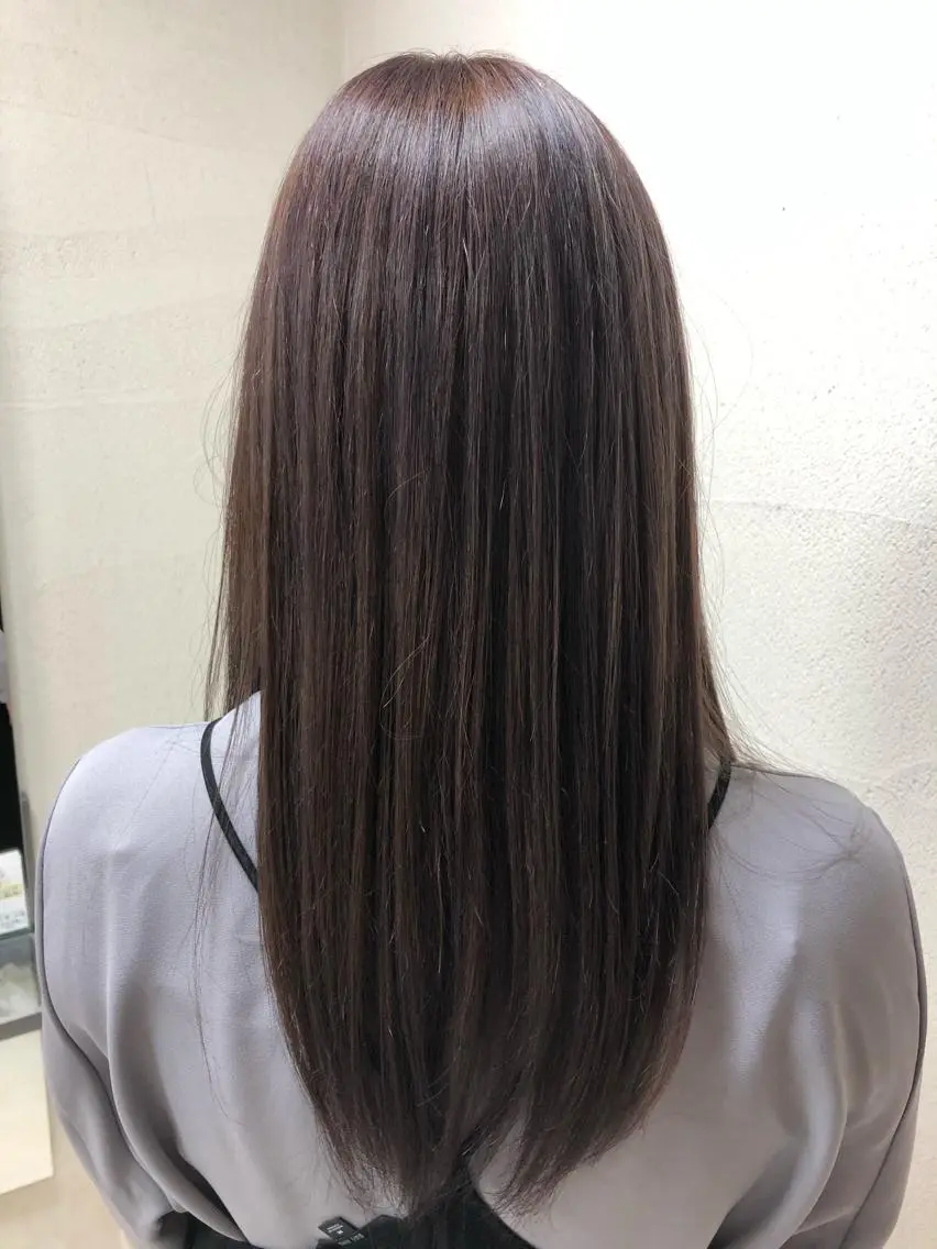 ロング アッシュ ヘアカラー 阿部 美咲のヘアスタイル