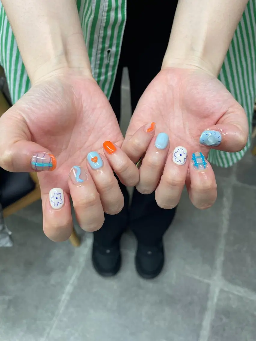 ネイル アートネイル ジェルネイル ニュアンスネイル スカルプネイル nailstudio eviz新宿店のネイルデザイン