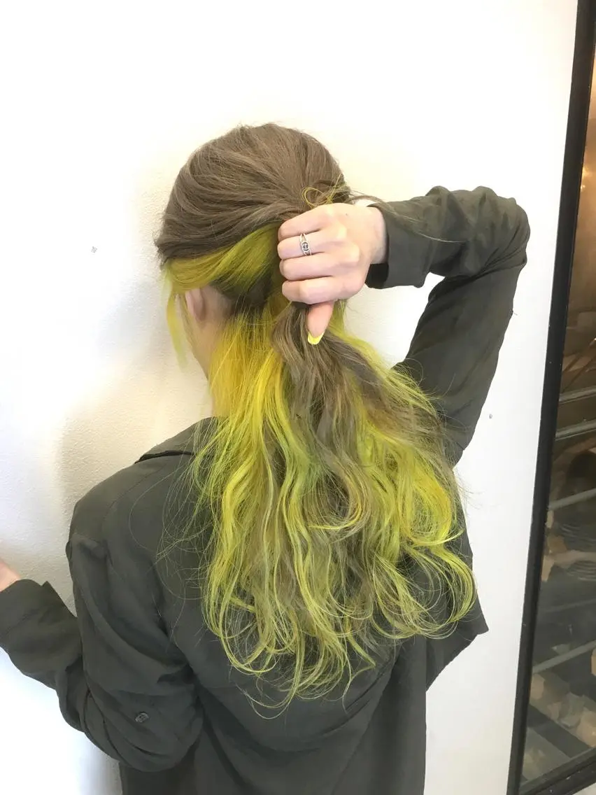 ロング イエローカラー ヘアカラー ブリーチカラー☆ 再生トリートメントのヘアスタイル
