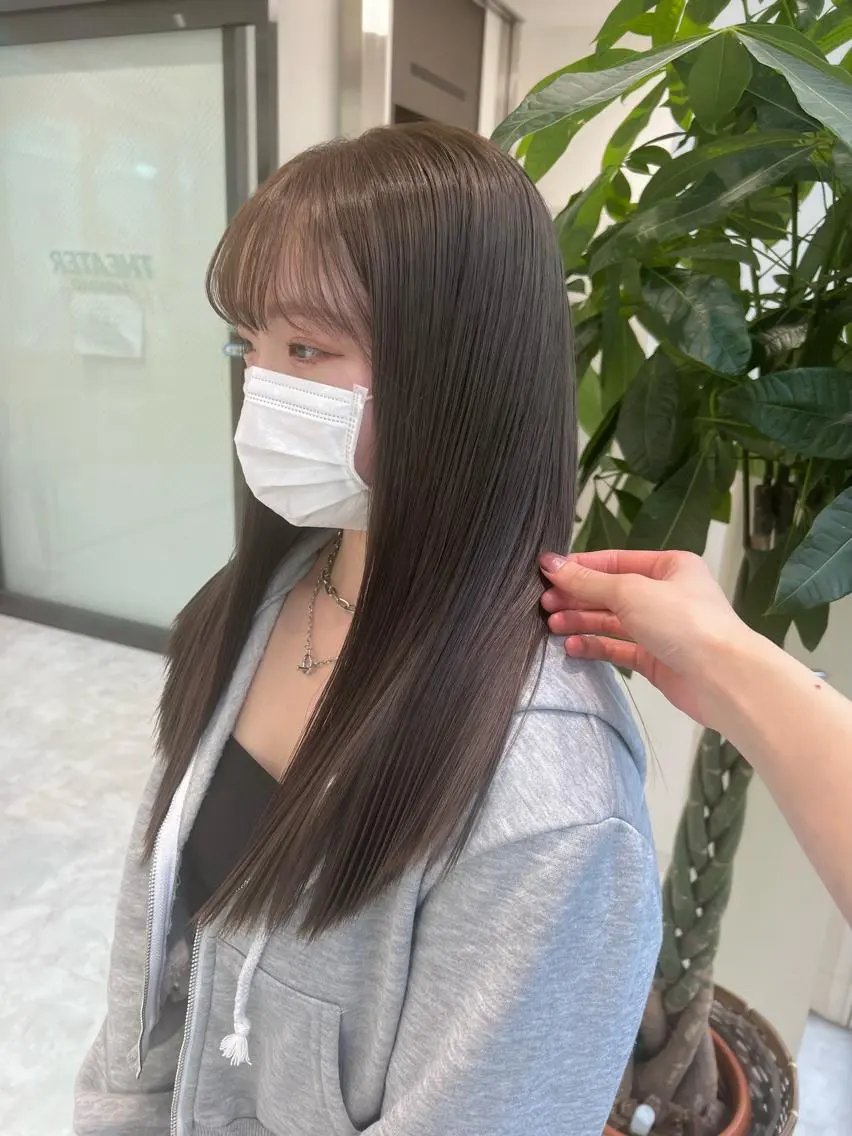 ロング カラー パーマ ヘアアレンジ メンズ キッズ ネイル マツエク・マツパ アイブロウ アッシュ アッシュブロンド ベージュカラー ブロンド 透明感カラー KANAMI 🌏のヘアスタイル