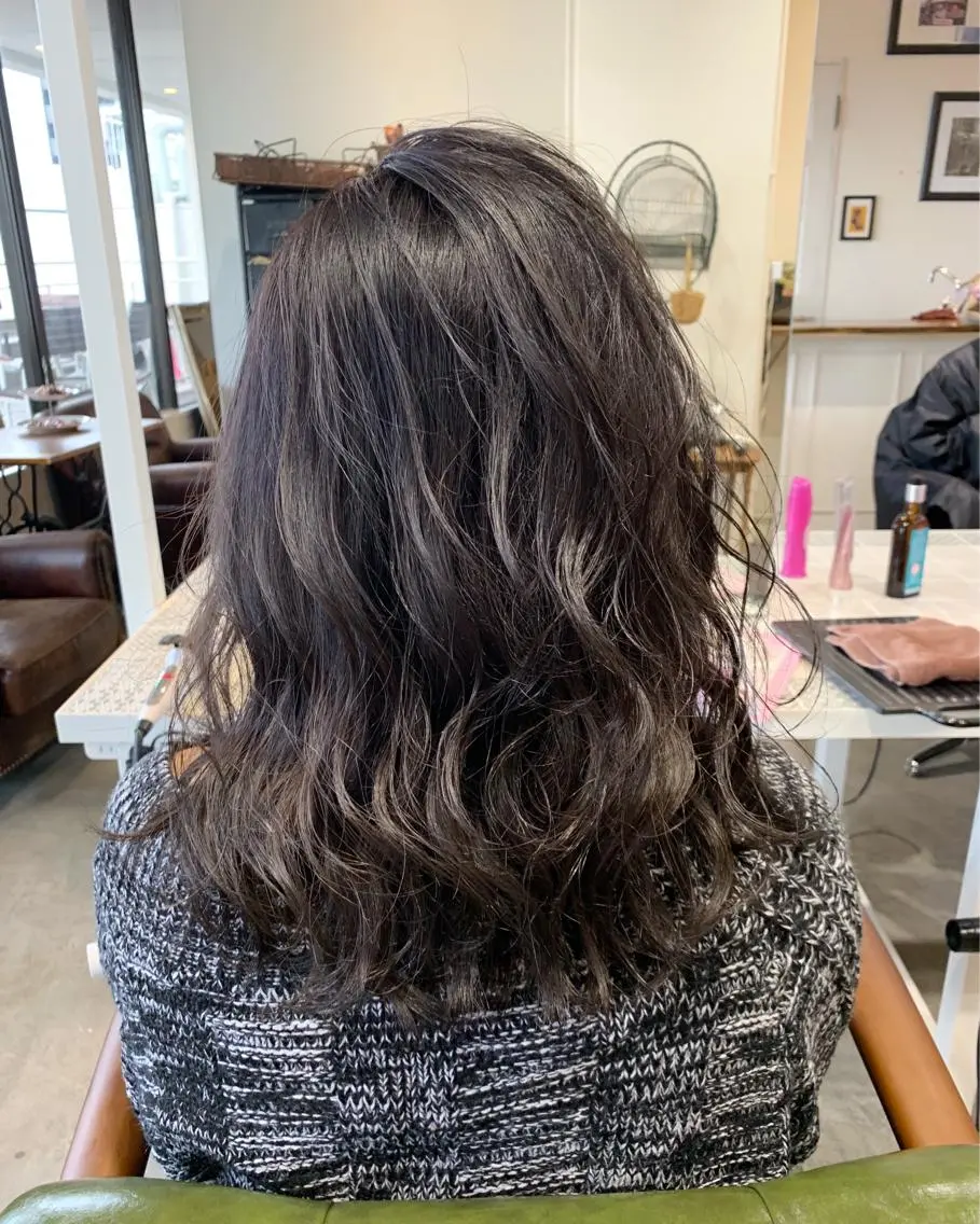 ロング カラー グレージュ シルバー シルバーグレージュ カット ヘアカラー トリートメント ヘッドスパ ヘアセット 大宮/山口 竣也のヘアスタイル