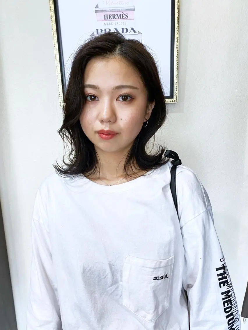 ミディアム カラー くびれヘア カット ヘアカラー パーマ トリートメント 三瓶 智広のヘアスタイル