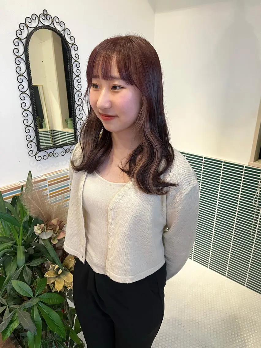 セミロング カラー ベージュカラー ブリーチ インナーカラー 🩷ハイトーン透明感 レイヤー🩷ユリカのヘアスタイル