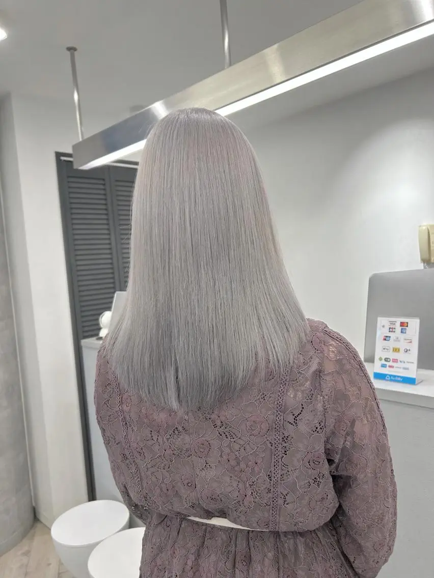 セミロング カラー ヘアカラー ハイトーン特化サロン 🍑momo🍑のヘアスタイル